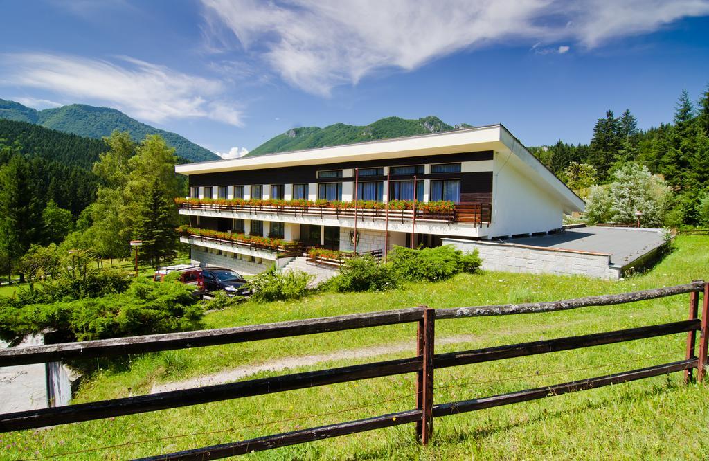 Dom Horskej Sluzby Hostel Terchová Buitenkant foto